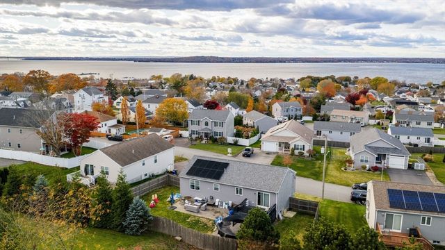 66 Bailey St, Fall River, MA 02724