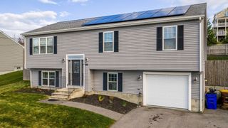 66 Bailey St, Fall River, MA 02724