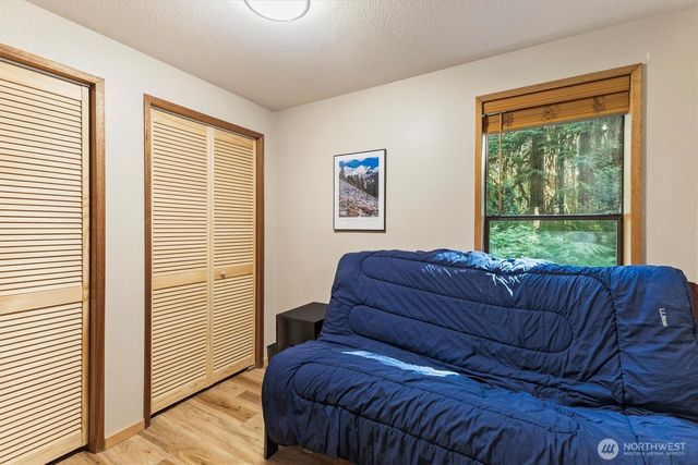 7082 Rainier Way, Glacier, WA 98244