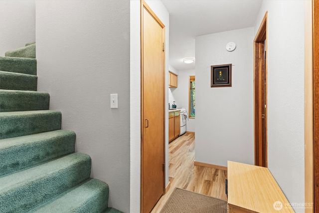 7082 Rainier Way, Glacier, WA 98244