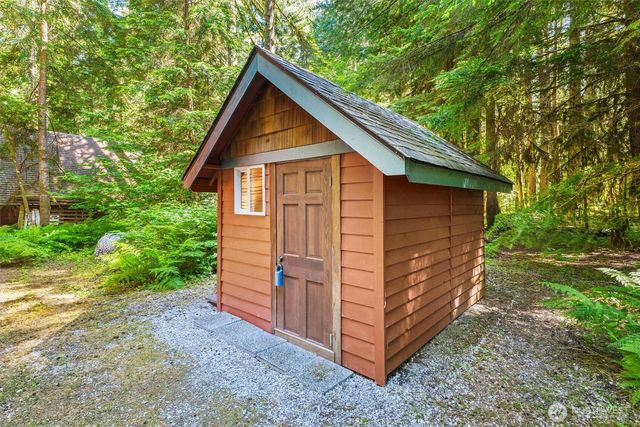 7082 Rainier Way, Glacier, WA 98244