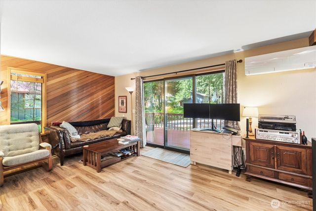 7082 Rainier Way, Glacier, WA 98244