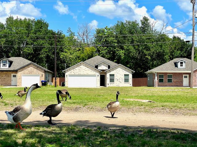 807 Sayle Street, Greenville, TX 75401