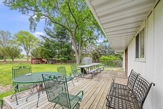 728 Westerfield Road, Davenport, IA 52806