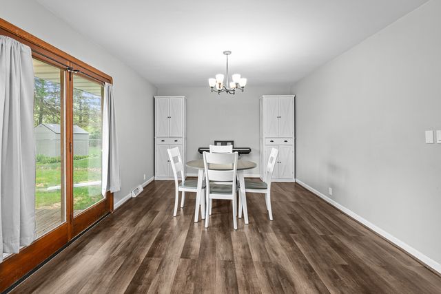 728 Westerfield Road, Davenport, IA 52806