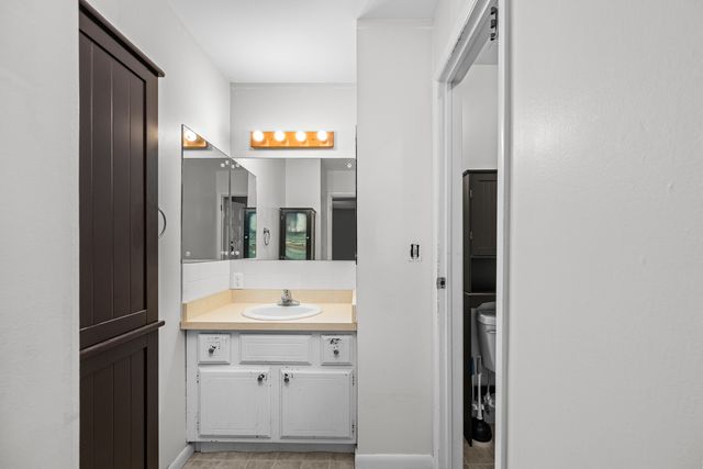 728 Westerfield Road, Davenport, IA 52806
