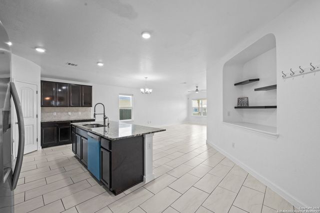 6450 Hoffman Plain, San Antonio, TX 78252
