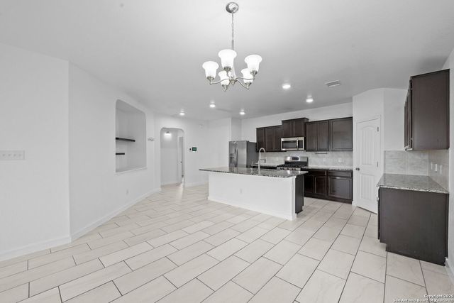 6450 Hoffman Plain, San Antonio, TX 78252