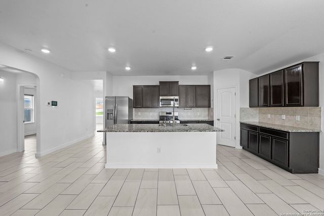 6450 Hoffman Plain, San Antonio, TX 78252