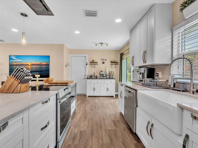 1851 Riverwood Lane, Coral Springs, FL 33071