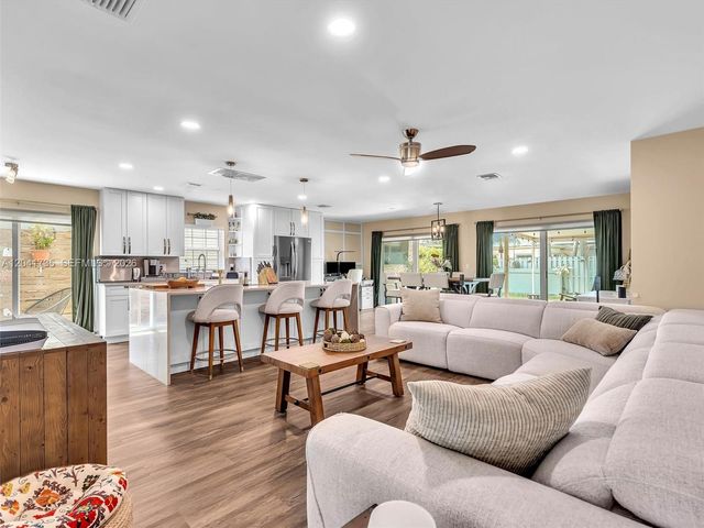 1851 Riverwood Lane, Coral Springs, FL 33071
