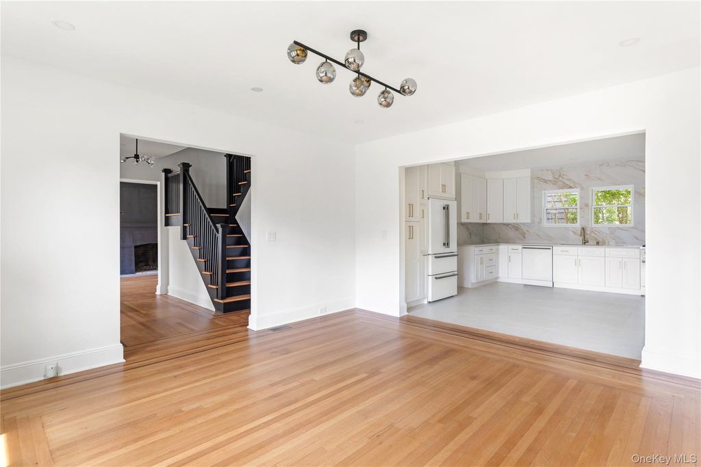 220 Pomander Road, Mineola, NY 11501 — photo 5