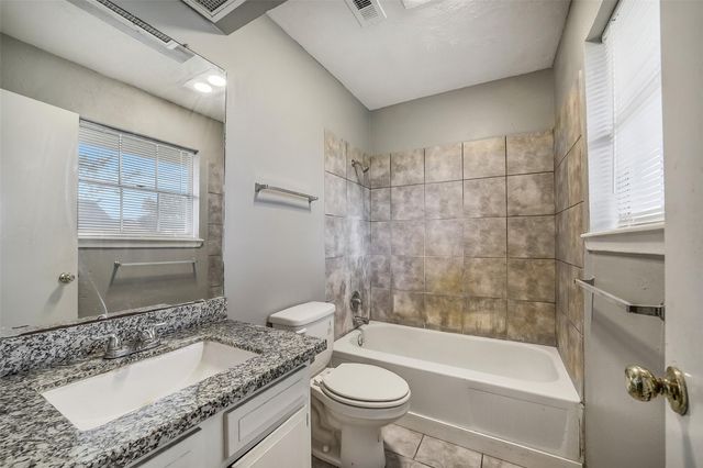 7265 Chasewood Drive, Houston, TX 77489