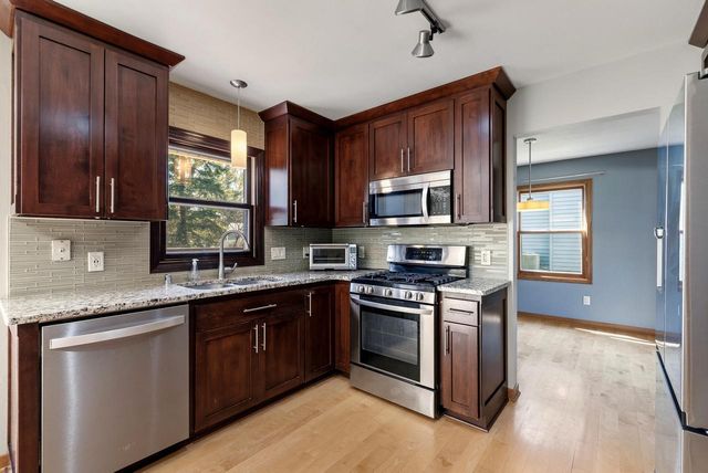 N108W17031 Hawthorne DRIVE, Germantown, WI 53022