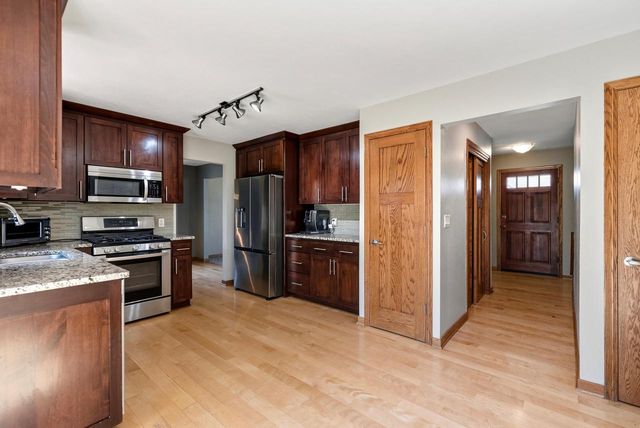 N108W17031 Hawthorne DRIVE, Germantown, WI 53022