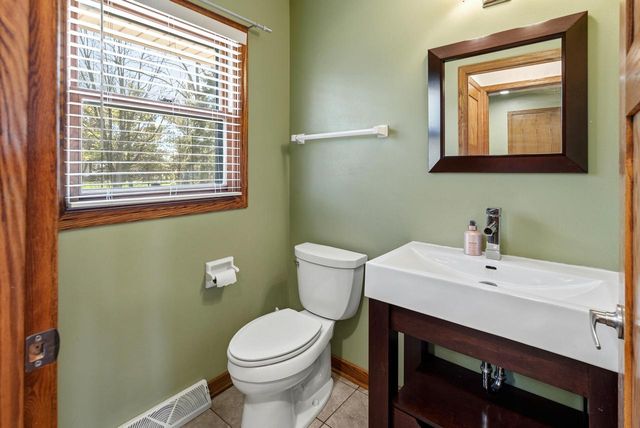 N108W17031 Hawthorne DRIVE, Germantown, WI 53022