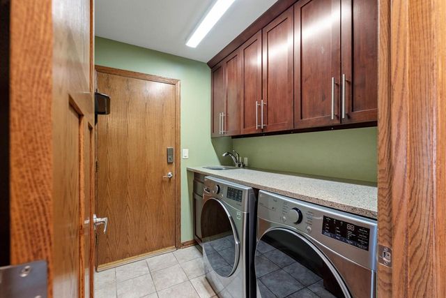 N108W17031 Hawthorne DRIVE, Germantown, WI 53022