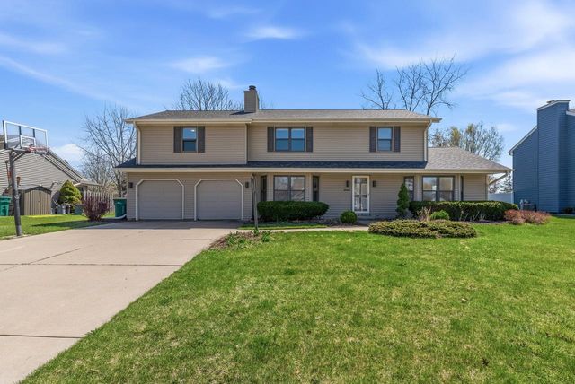 N108W17031 Hawthorne DRIVE, Germantown, WI 53022