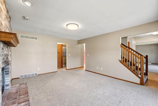 N108W17031 Hawthorne DRIVE, Germantown, WI 53022