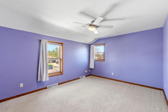 N108W17031 Hawthorne DRIVE, Germantown, WI 53022