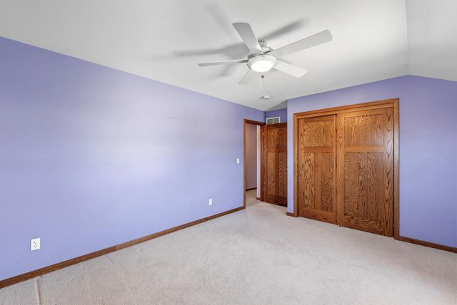 N108W17031 Hawthorne DRIVE, Germantown, WI 53022