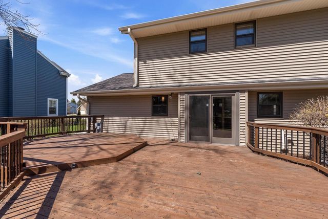 N108W17031 Hawthorne DRIVE, Germantown, WI 53022