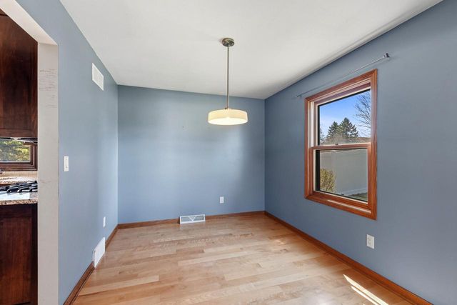 N108W17031 Hawthorne DRIVE, Germantown, WI 53022