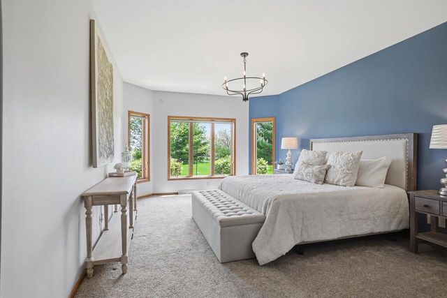 W280N8120 Black Diamond COURT, Hartland, WI 53029