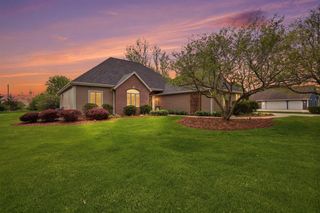 W280N8120 Black Diamond COURT, Hartland, WI 53029