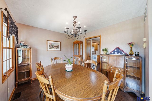 1100 Gailyn Circle, Lincoln, NE 68523