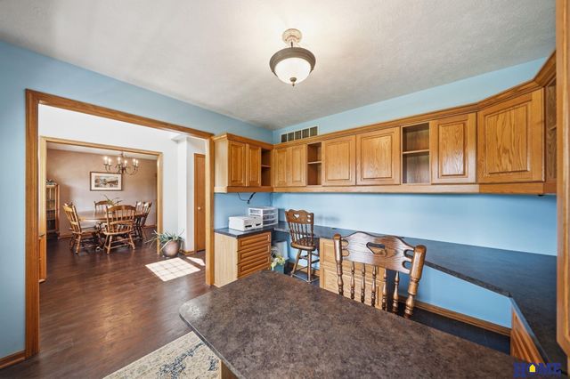 1100 Gailyn Circle, Lincoln, NE 68523