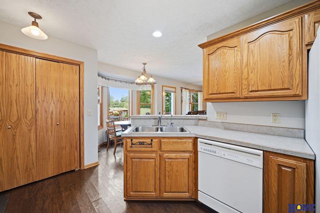 1100 Gailyn Circle, Lincoln, NE 68523