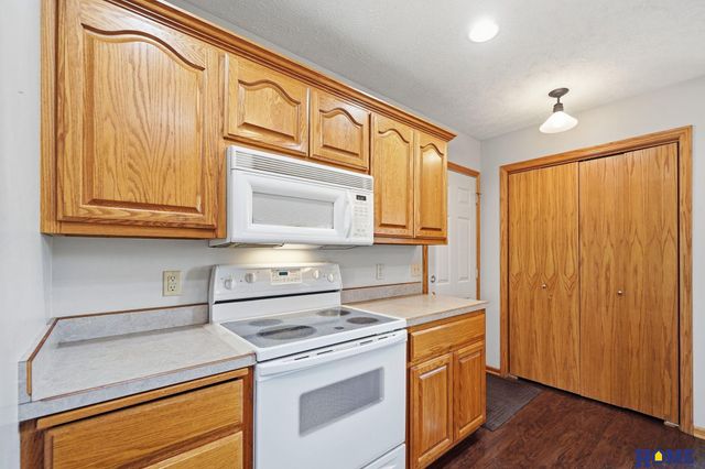 1100 Gailyn Circle, Lincoln, NE 68523