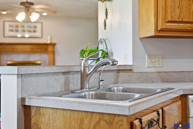 1100 Gailyn Circle, Lincoln, NE 68523