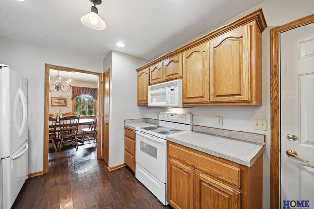 1100 Gailyn Circle, Lincoln, NE 68523