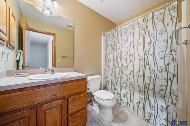 1100 Gailyn Circle, Lincoln, NE 68523