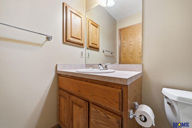 1100 Gailyn Circle, Lincoln, NE 68523