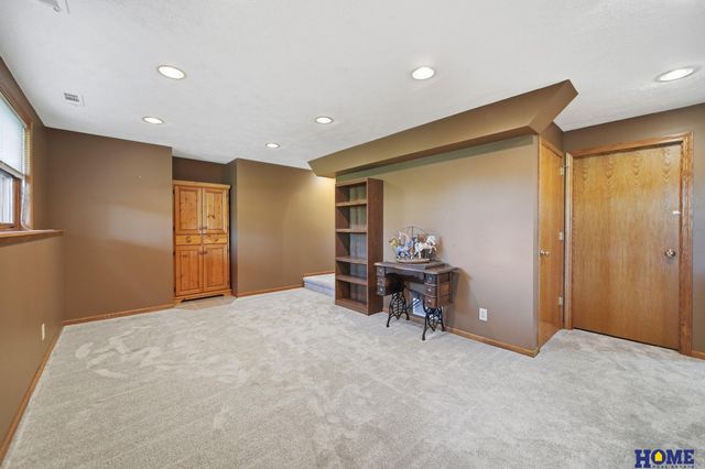 1100 Gailyn Circle, Lincoln, NE 68523