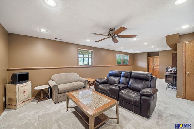 1100 Gailyn Circle, Lincoln, NE 68523
