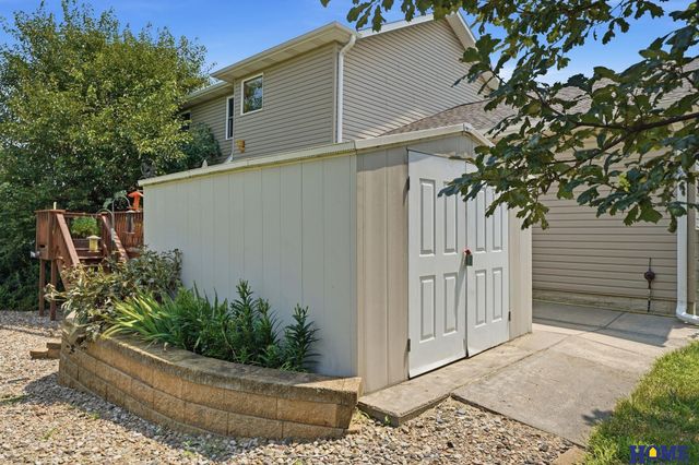 1100 Gailyn Circle, Lincoln, NE 68523