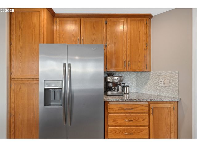 2326 Se ROBIN Ln, Gresham, OR 97080