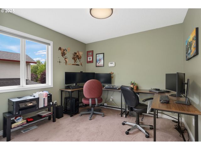 2326 Se ROBIN Ln, Gresham, OR 97080