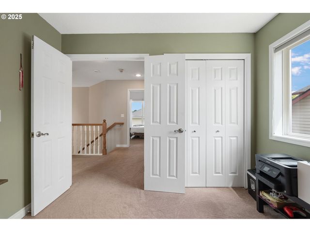 2326 Se ROBIN Ln, Gresham, OR 97080