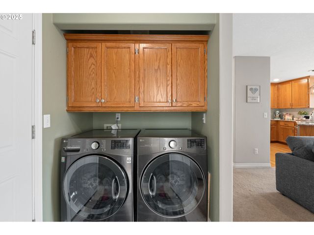 2326 Se ROBIN Ln, Gresham, OR 97080
