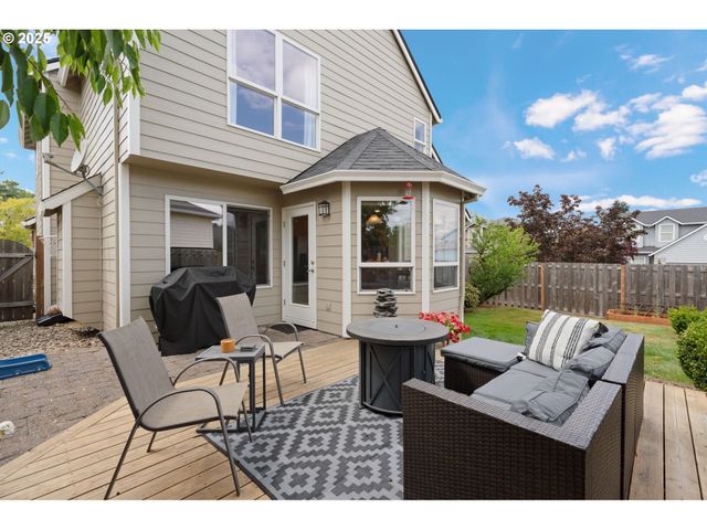 2326 Se ROBIN Ln, Gresham, OR 97080