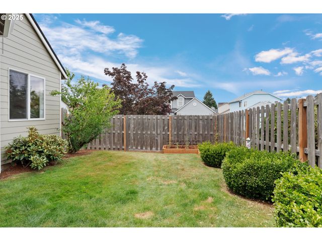 2326 Se ROBIN Ln, Gresham, OR 97080