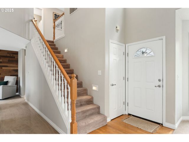 2326 Se ROBIN Ln, Gresham, OR 97080