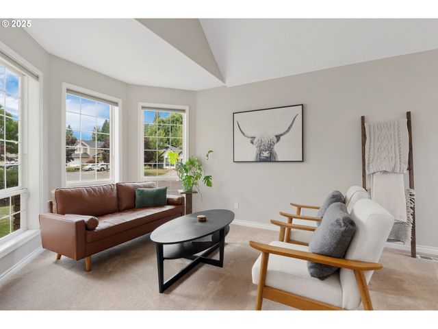2326 Se ROBIN Ln, Gresham, OR 97080