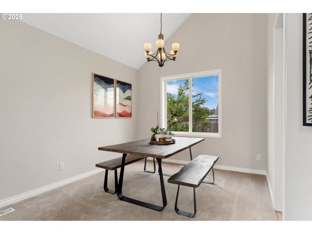 2326 Se ROBIN Ln, Gresham, OR 97080