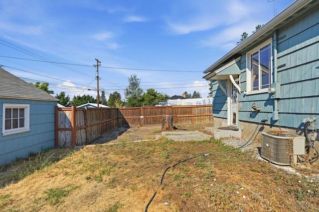 2527 W Lacrosse Ave, Spokane, WA 99205